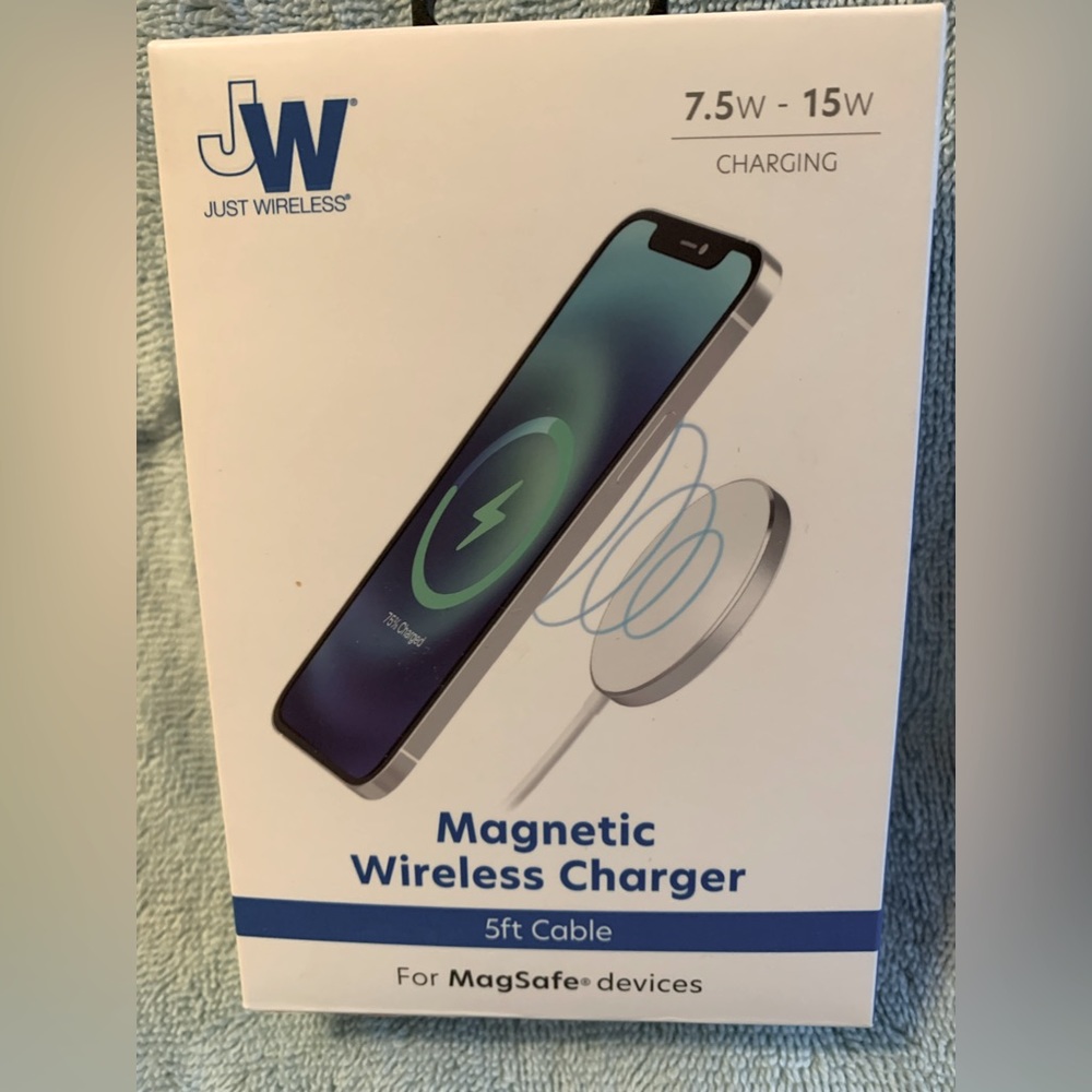 NWT iPhone 14 Pro and iPhone 14 Pro Max MagSafe charger 15 foot cord
